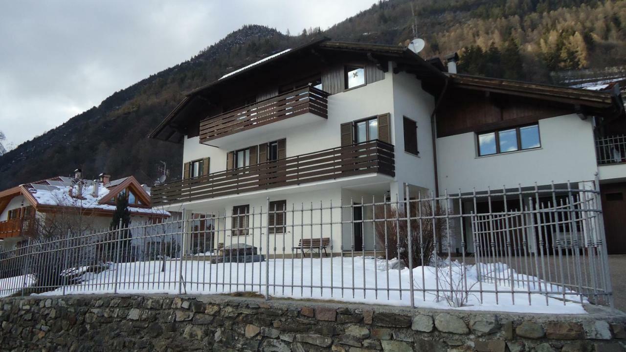 Casa Gregori Appartement Malè Buitenkant foto